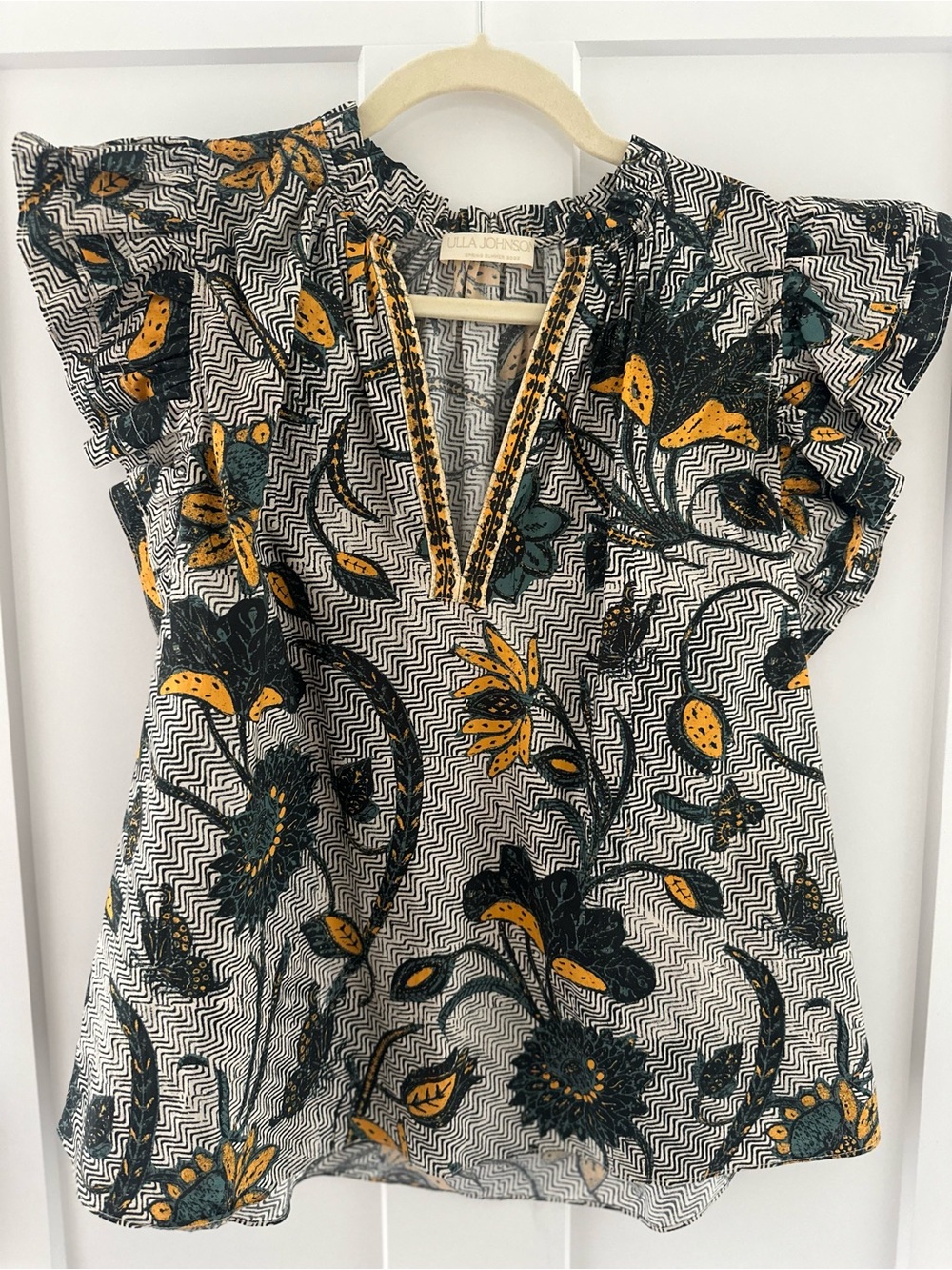 Ulla Johnson Black & White Zigzag Floral Flutter-Sleeve Top